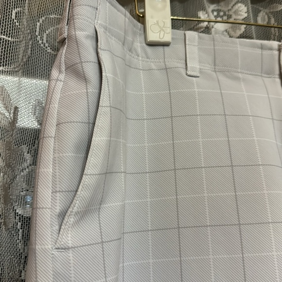 Ben hogan size 36 men’s plaid shorts, white and gray - Picture 3 of 8